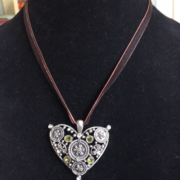 Jewelry - Fashion necklace with rhinestone pendant
